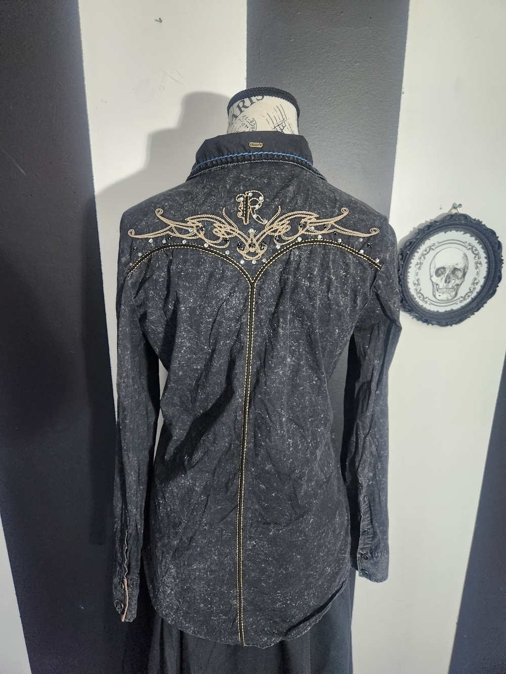 Roar Button-Down Shirt - Picture 3 of 7